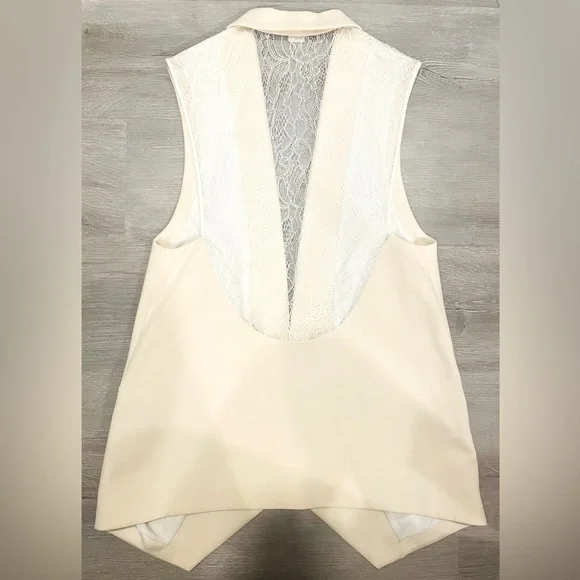 Revolve Haute Hippie Sleeveless Lace Crepe Cloak Vest in Swan (Ivory/Pearl) Sz 8 - Picture 2 of 10